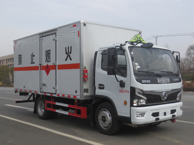 江特牌JDF5127XRQE6型易燃?xì)怏w廂式運(yùn)輸車